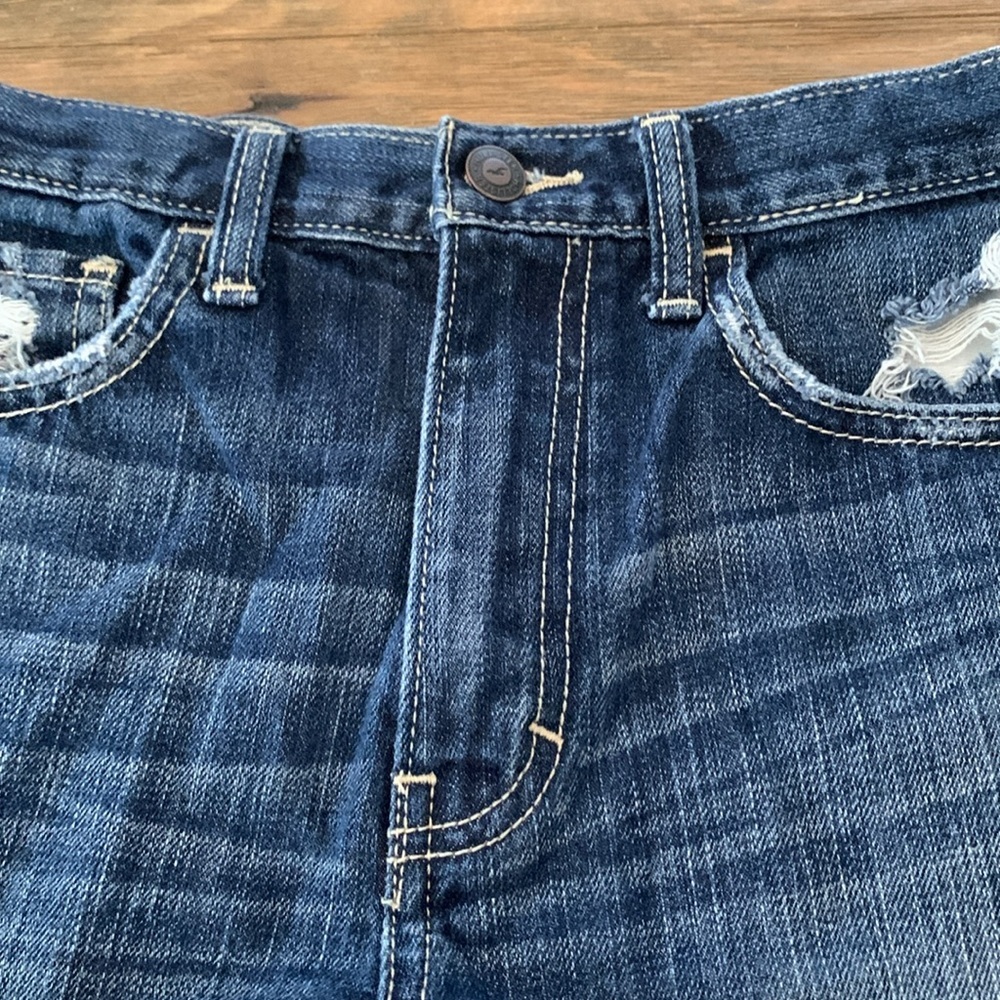 Hollister Denim High Waist Shorts Medium Wash - Picture 2 of 6